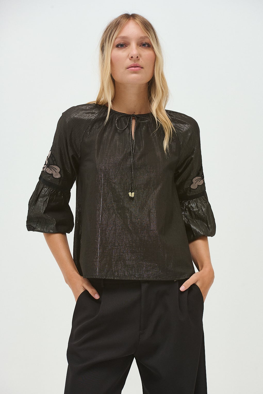 blusa bordada
