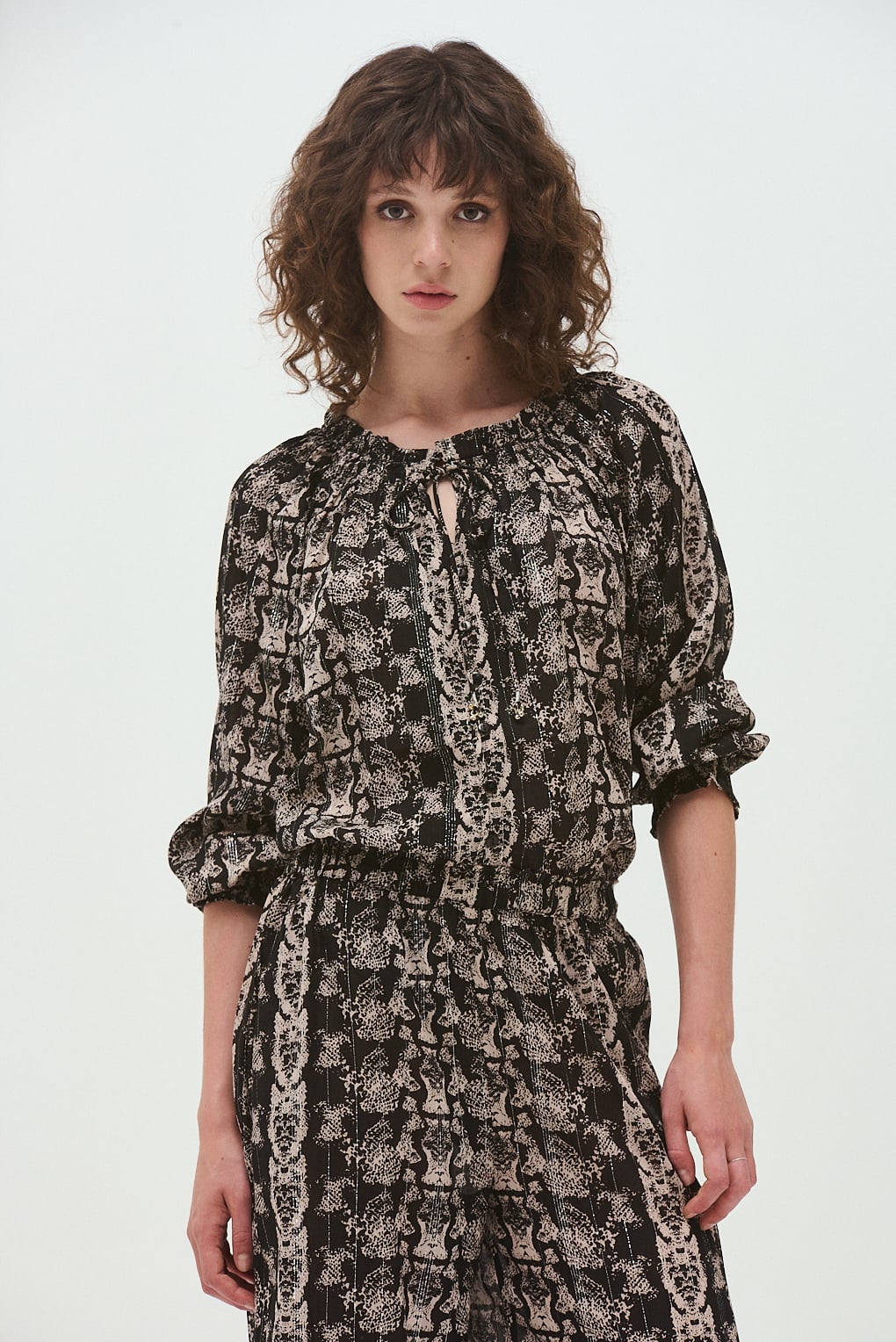 blusa viscosa estampada