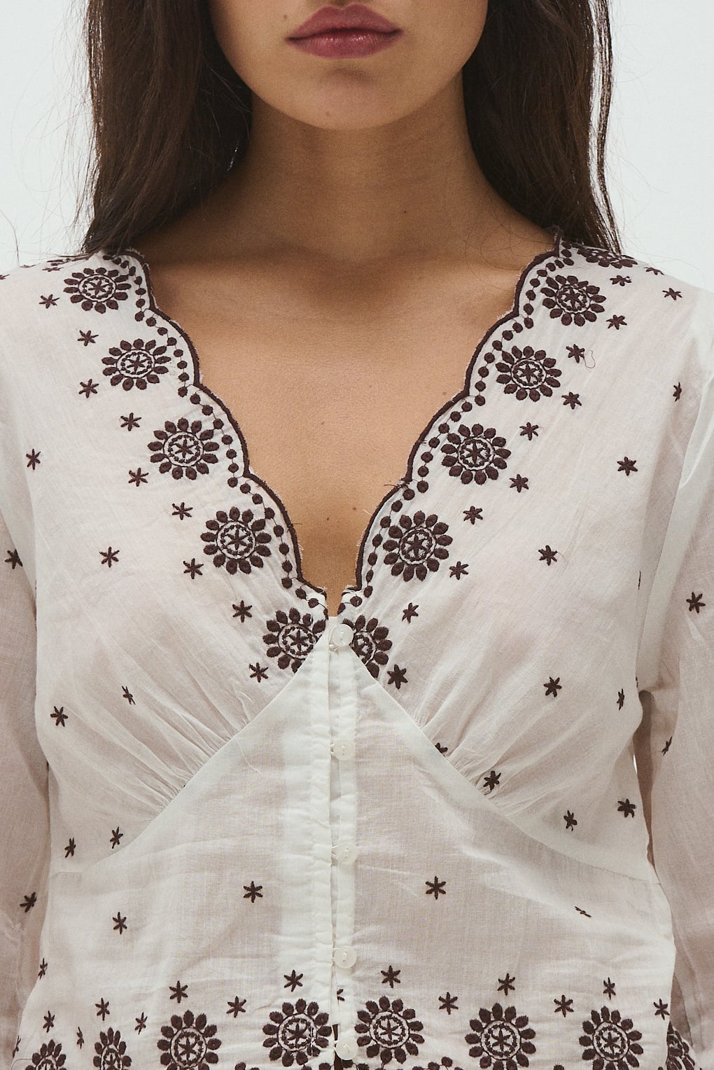 blusa bordada