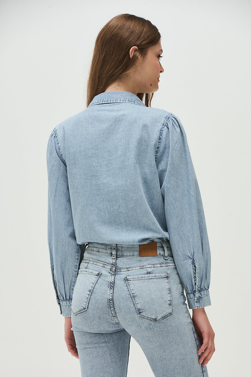 camisa denim bordada