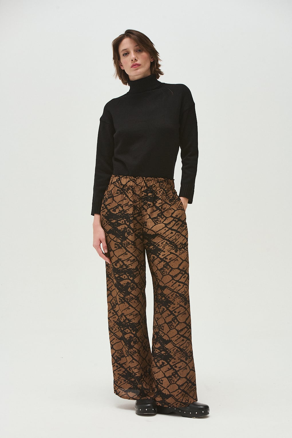 Pantalón estampado amplio