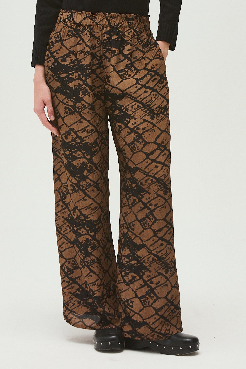 Pantalón estampado amplio