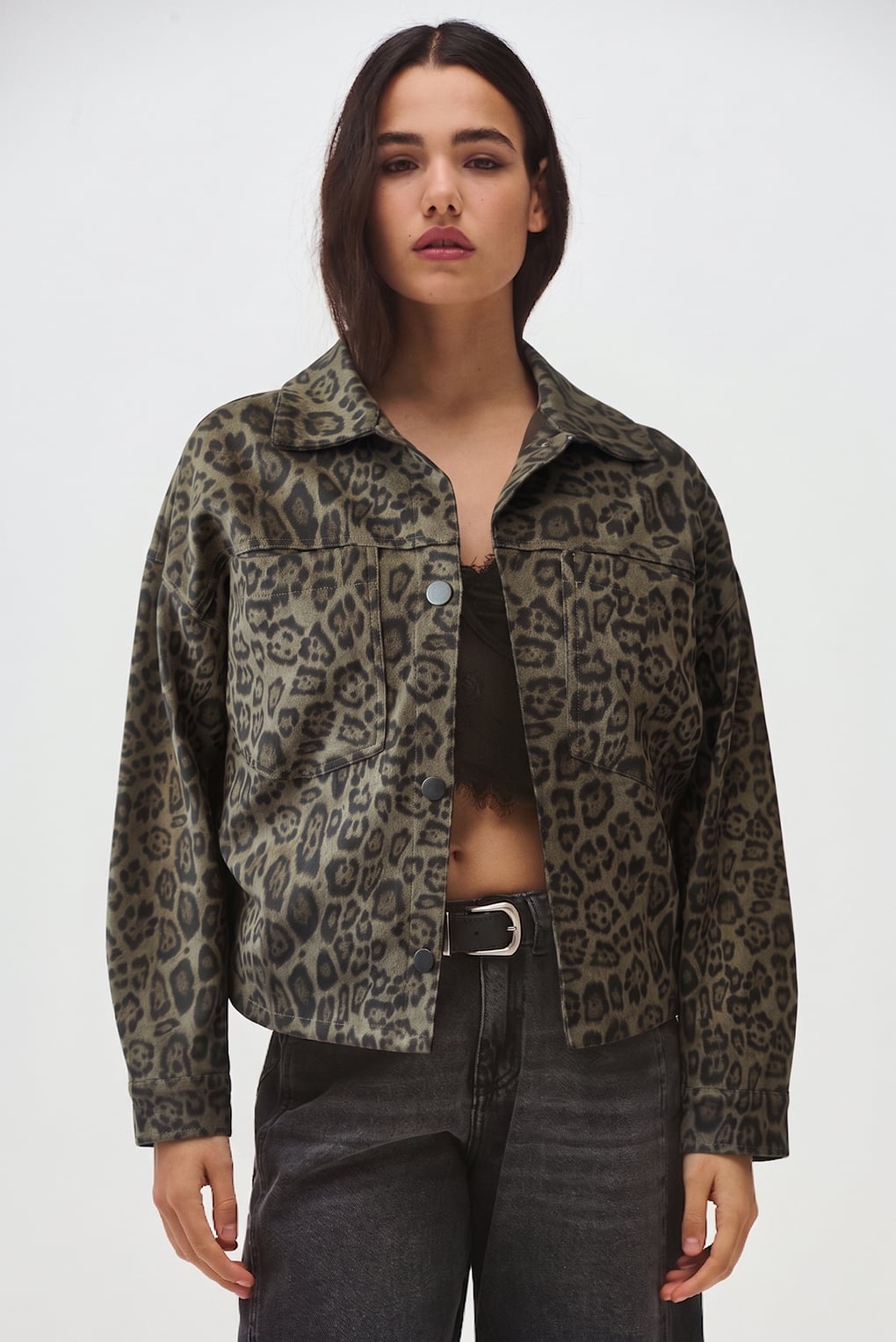 Camisaco sued animal print verde