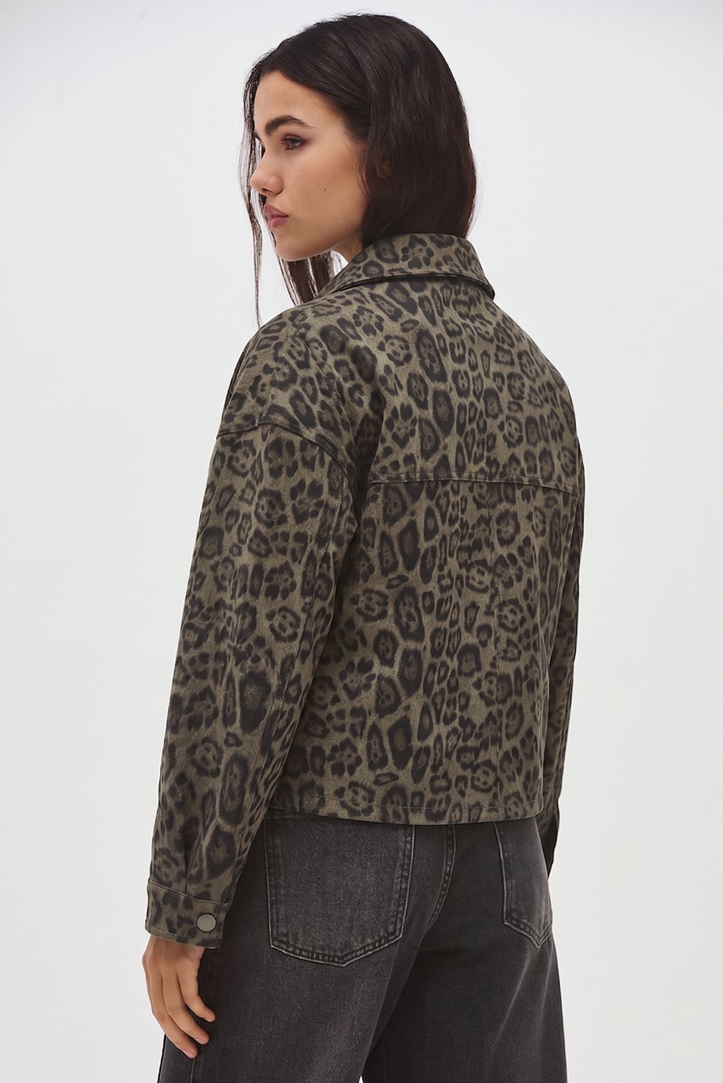 Camisaco sued animal print verde