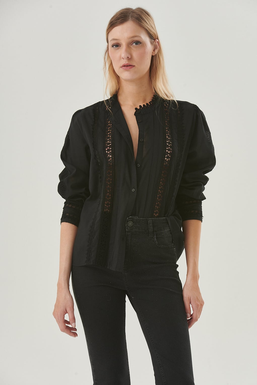 Blusa de algodón con detalles de encaje